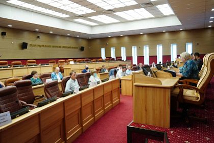 Вопросы открытия бассейнов в спортивных учреждениях обсудили на совещании в Законодательном Собрании 